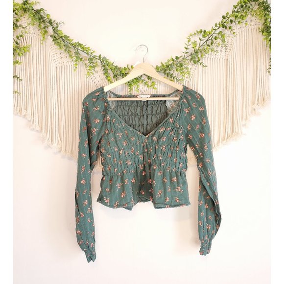 American Eagle Outfitters Tops - American Eagle Green Dainty Floral Long Sleeve Cropped Smocked Top, Size XS